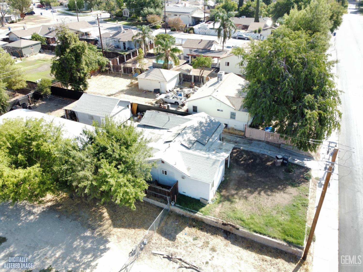 Single Family Residence in Bakersfield, photo 3 of 3