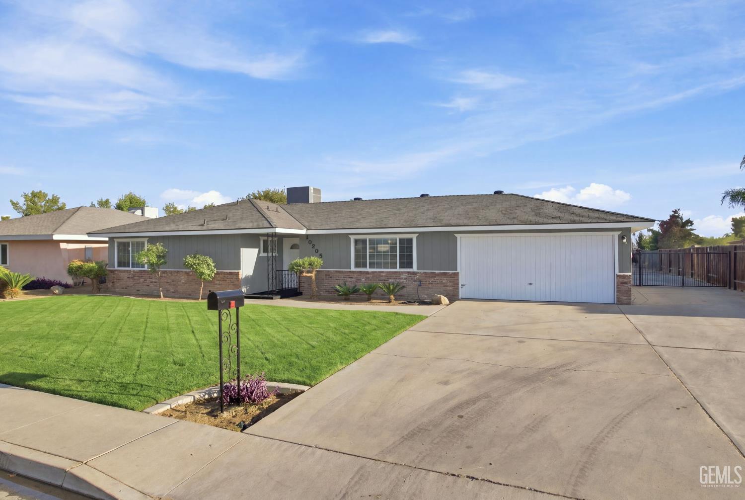 Single Family Residence in Bakersfield