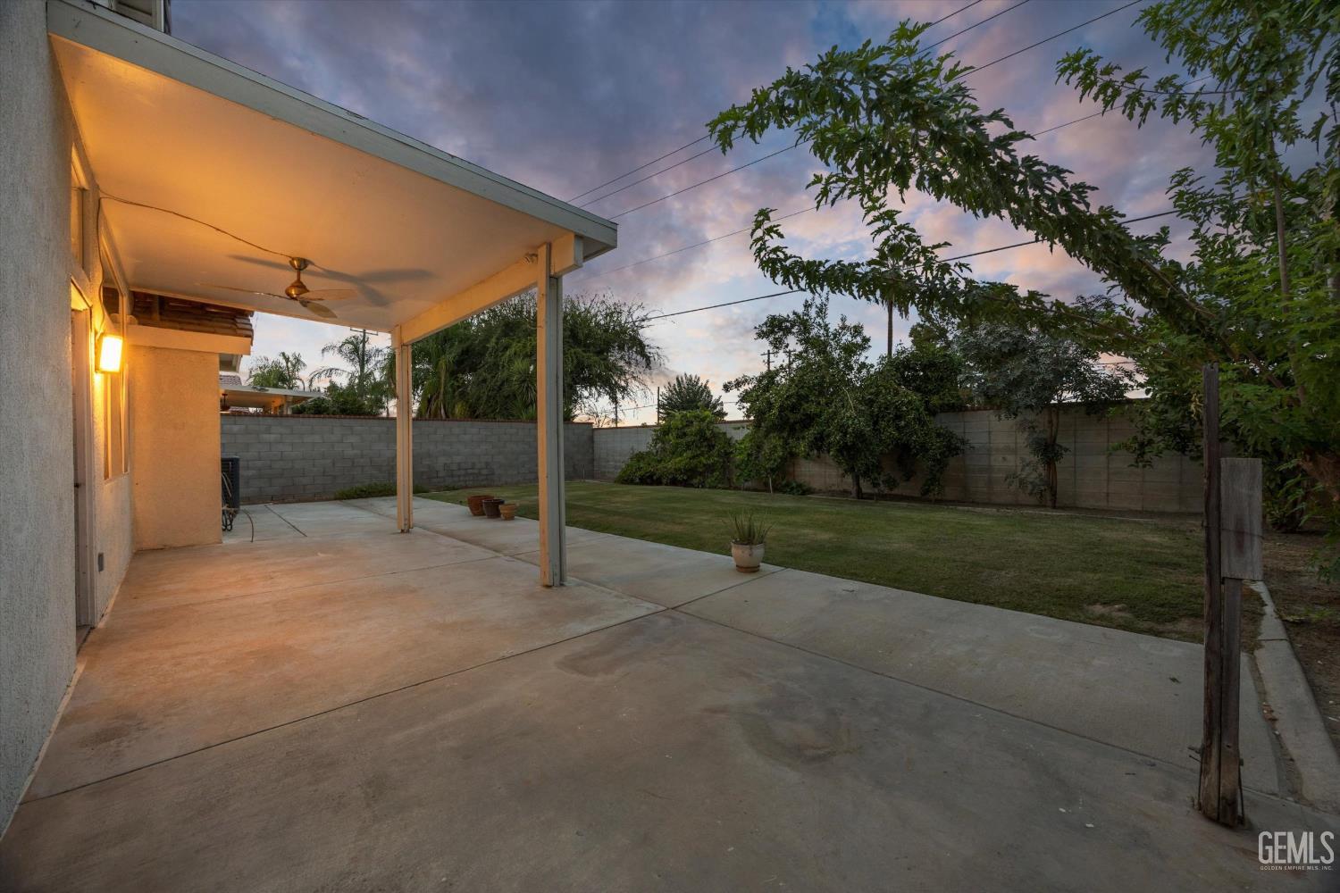Single Family Residence in Bakersfield, photo 3 of 6