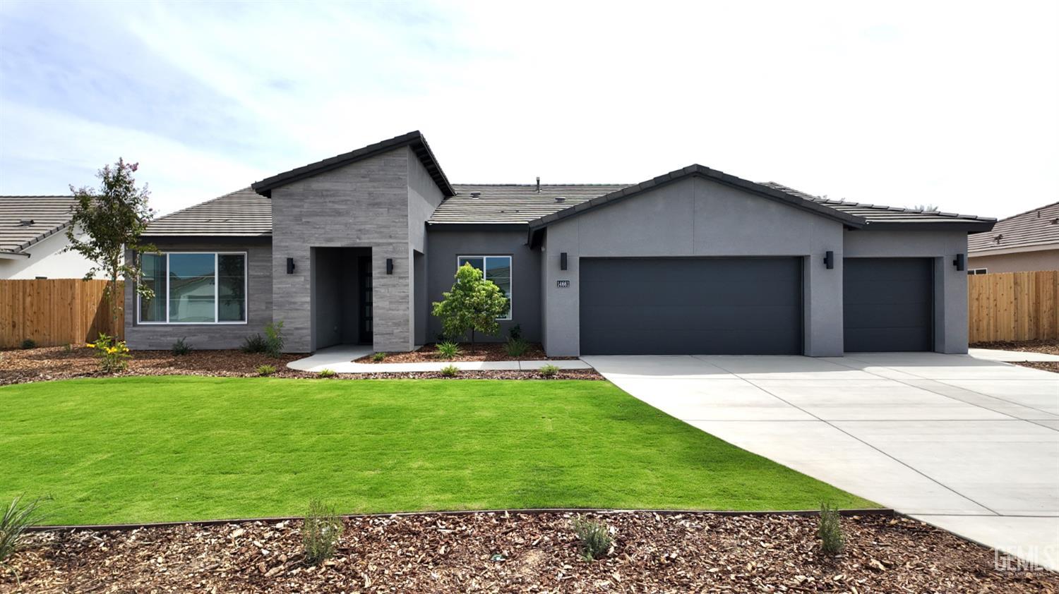 Single Family Residence in Bakersfield