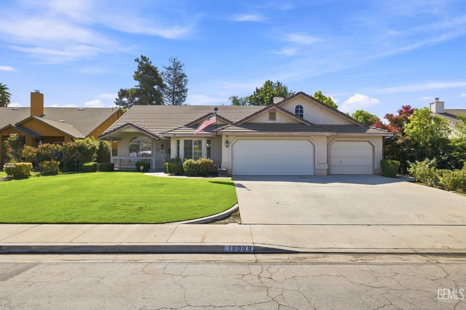 Single Family Residence in Bakersfield