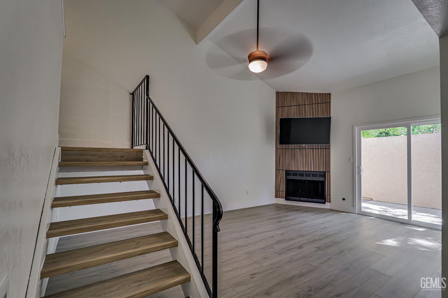 Condominium in Bakersfield, photo 3 of 28
