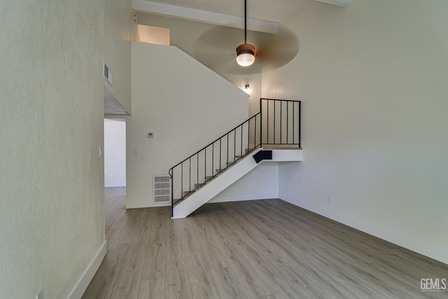 Condominium in Bakersfield, photo 5 of 28