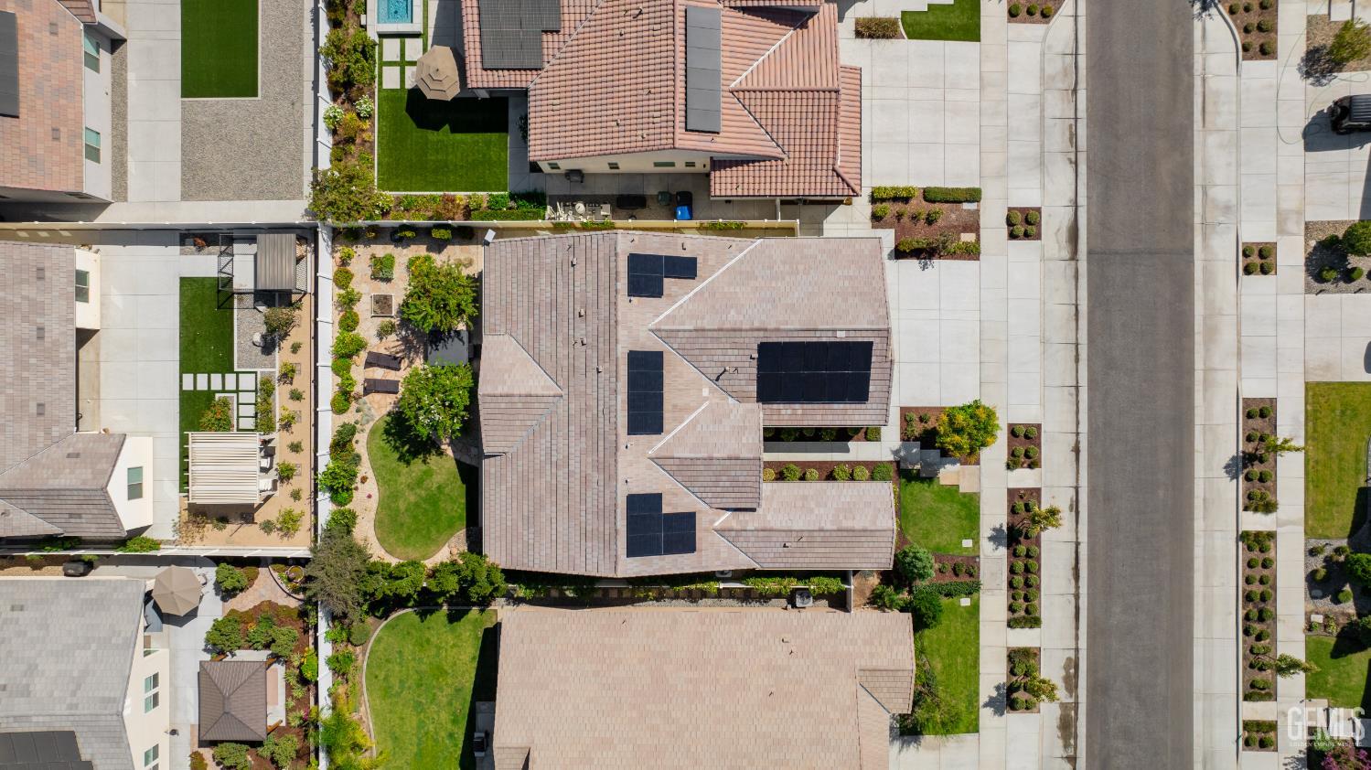 Single Family Residence in Bakersfield, photo 3 of 44