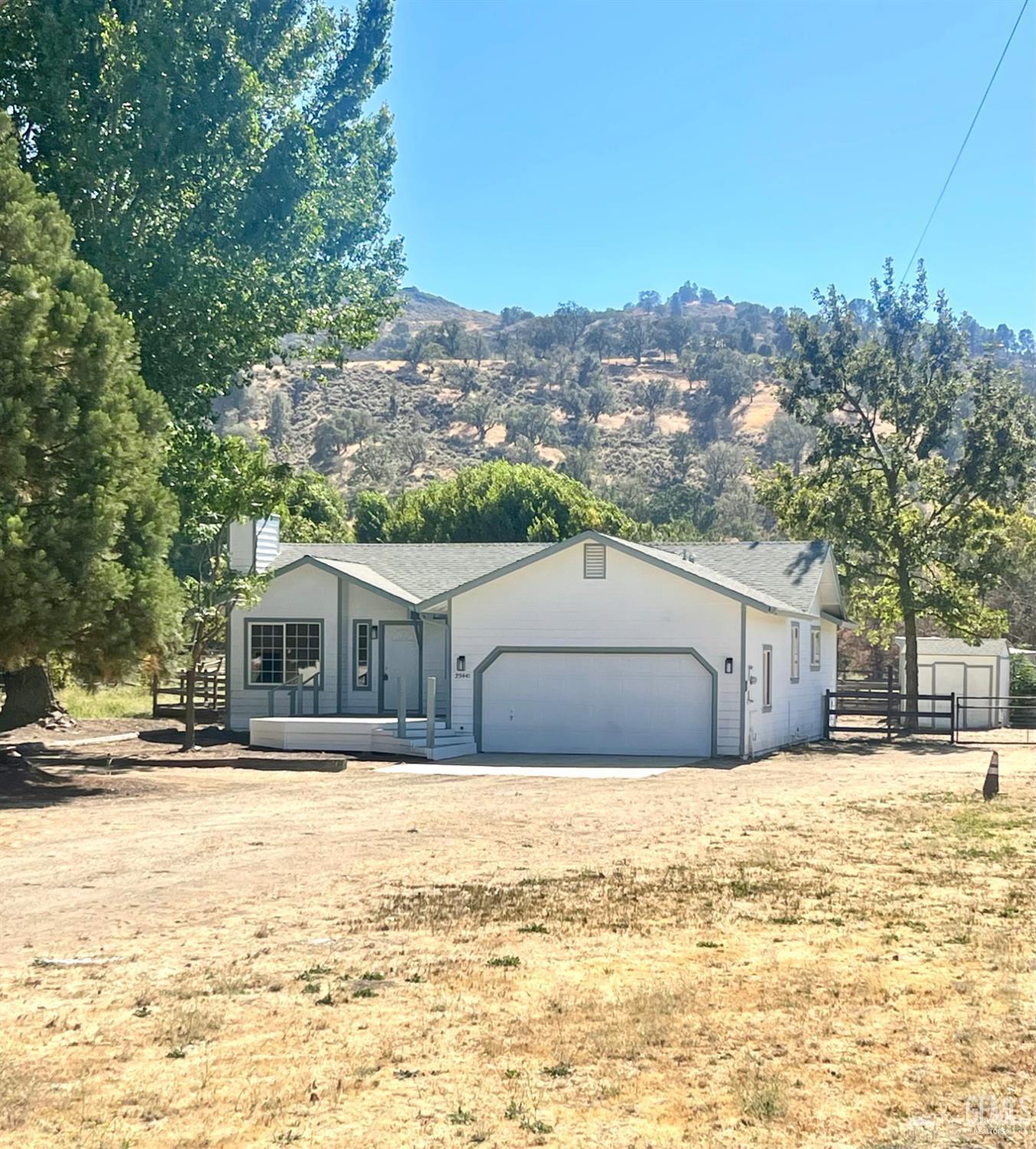 Single Family Residence in Tehachapi