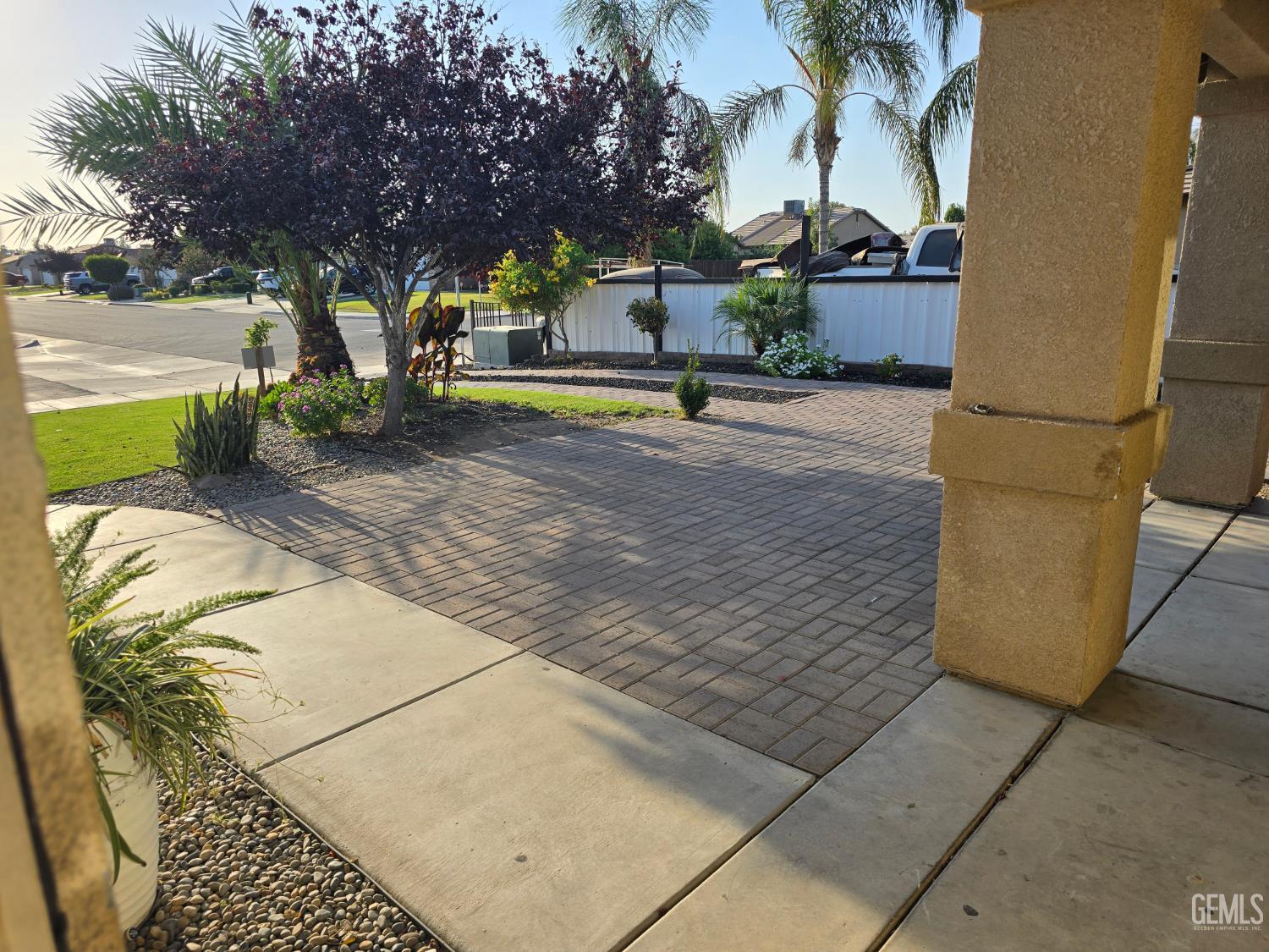 Single Family Residence in Bakersfield, photo 4 of 37