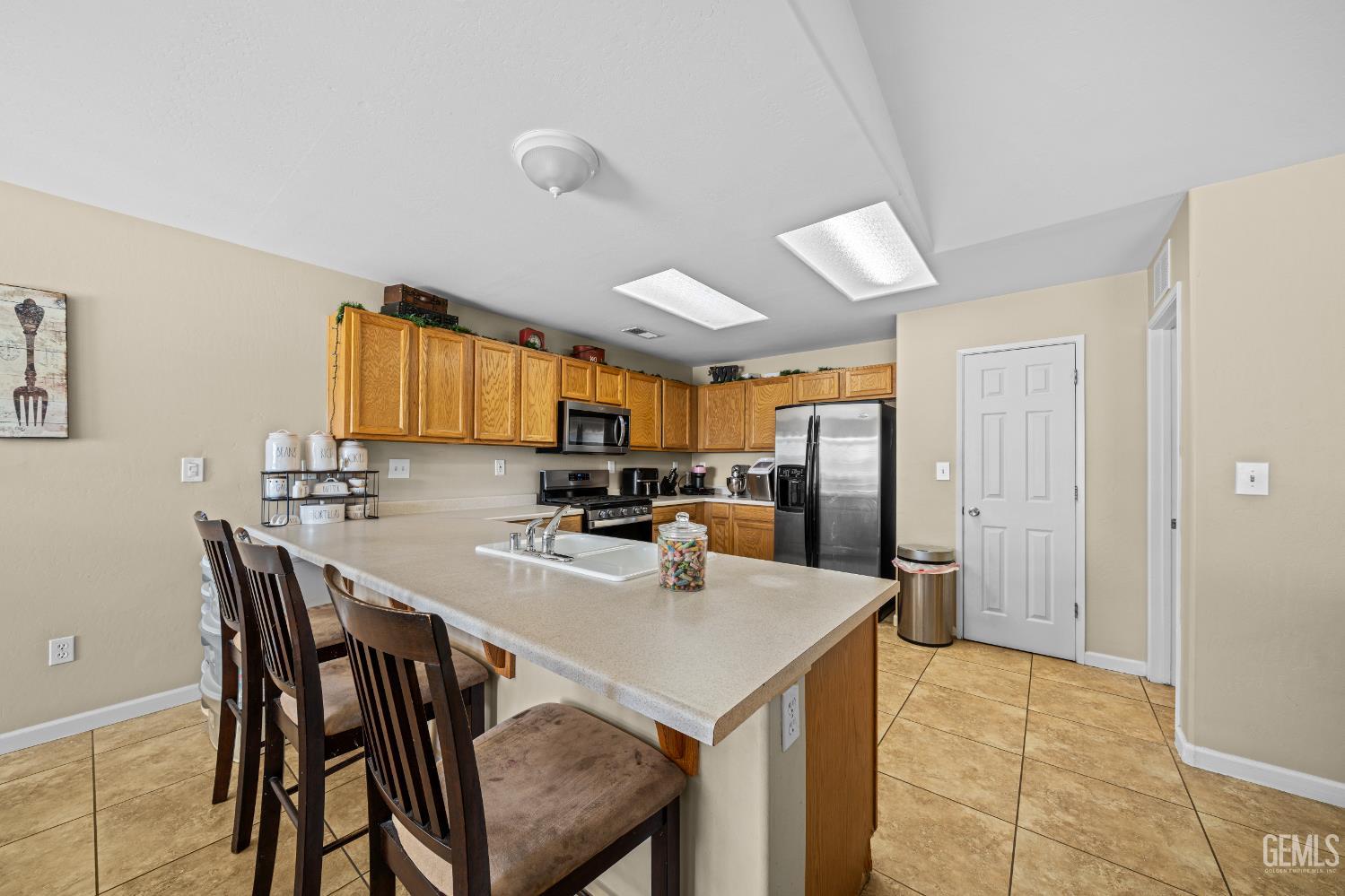 Single Family Residence in Bakersfield, photo 5 of 30