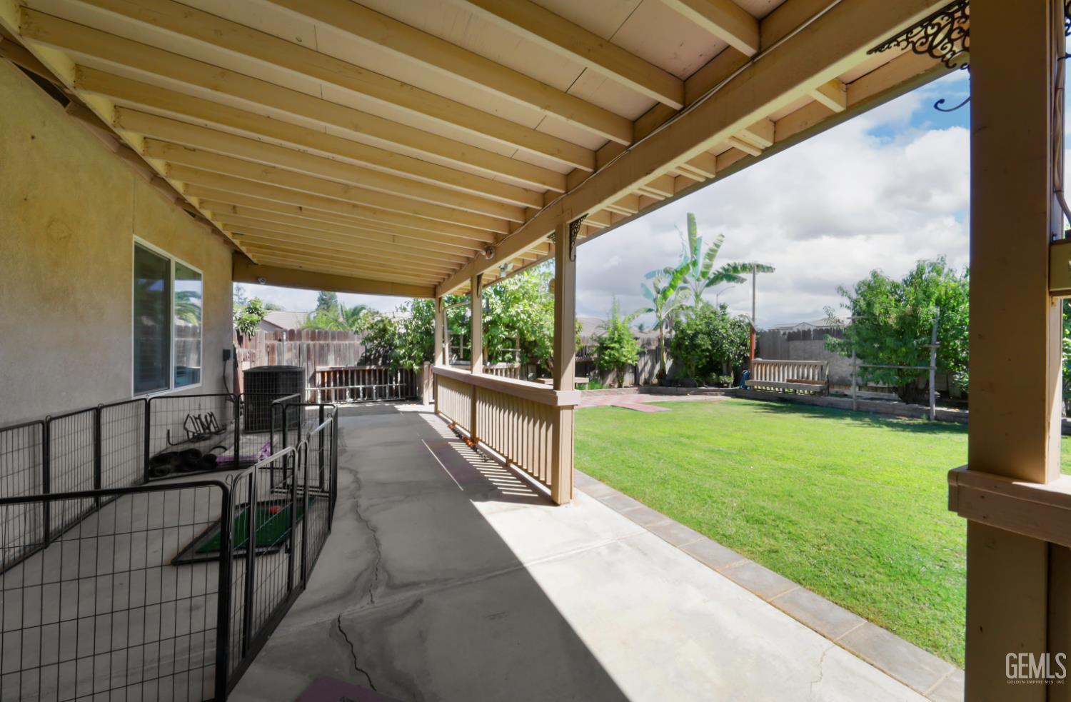 Single Family Residence in Bakersfield, photo 5 of 27