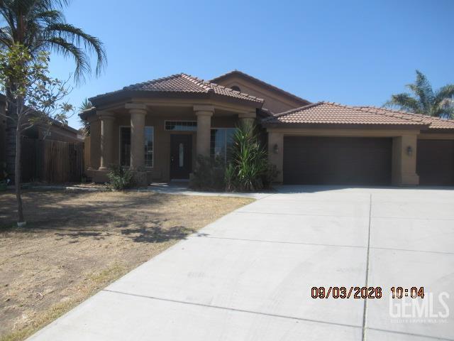 Single Family Residence in Bakersfield