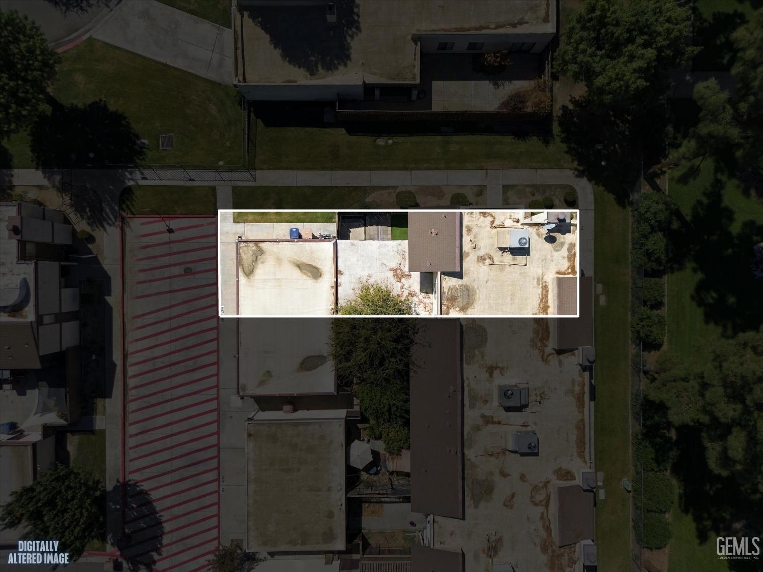 Condominium in Bakersfield, photo 3 of 37