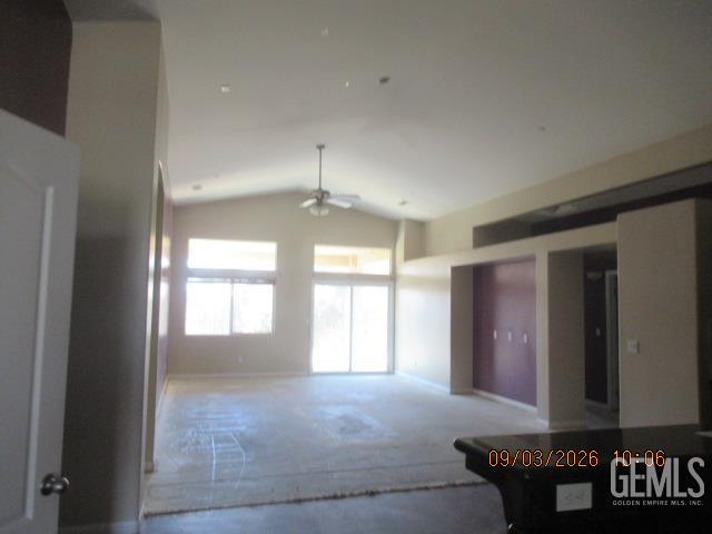 Single Family Residence in Bakersfield, photo 3 of 20
