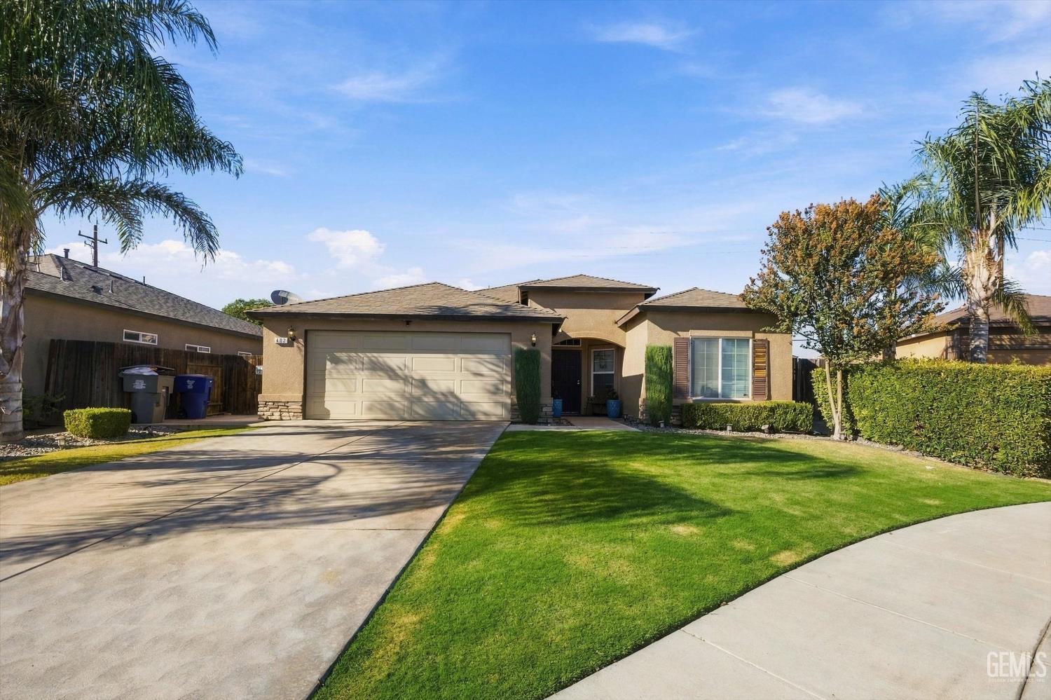 Single Family Residence in Bakersfield, photo 3 of 31