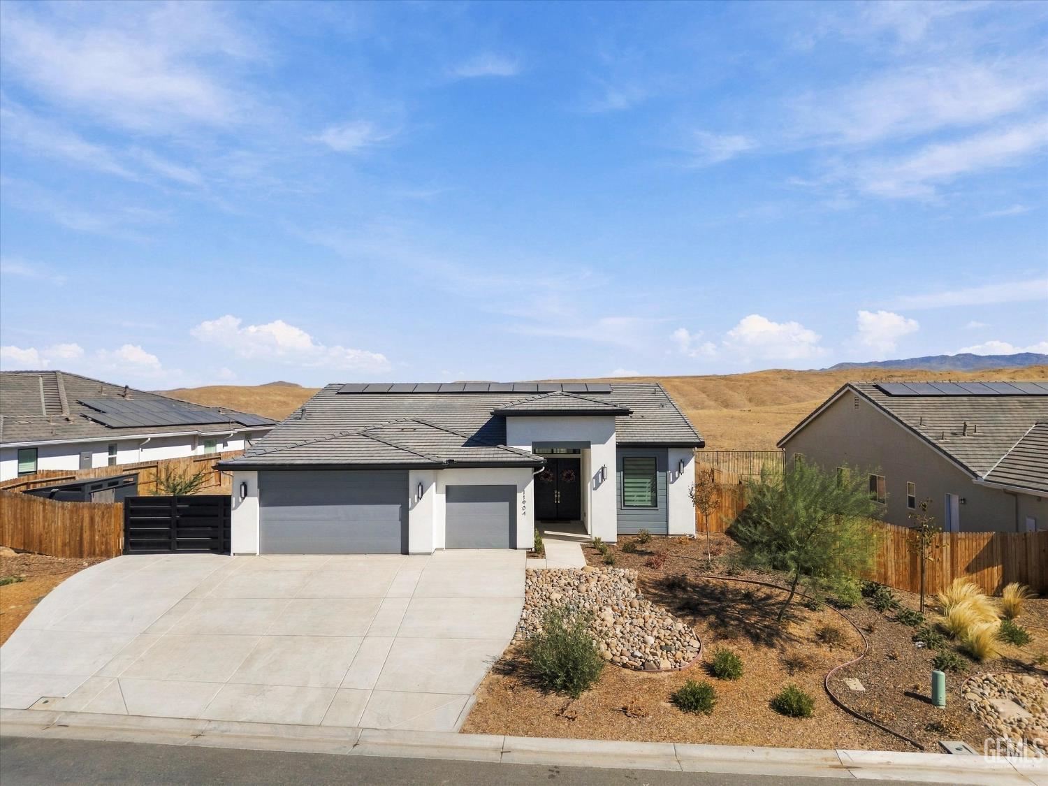 Single Family Residence in Bakersfield
