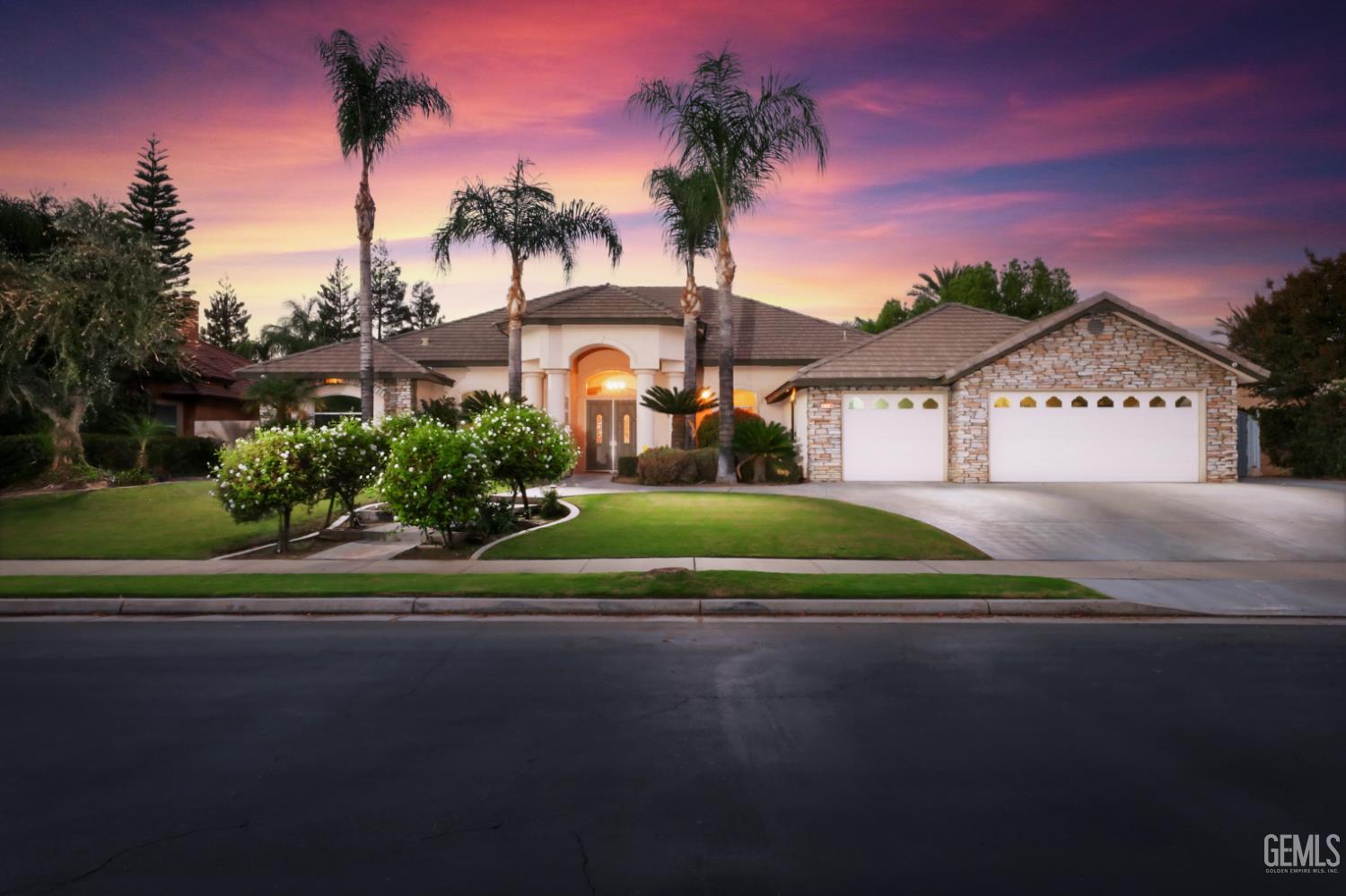 Single Family Residence in Bakersfield