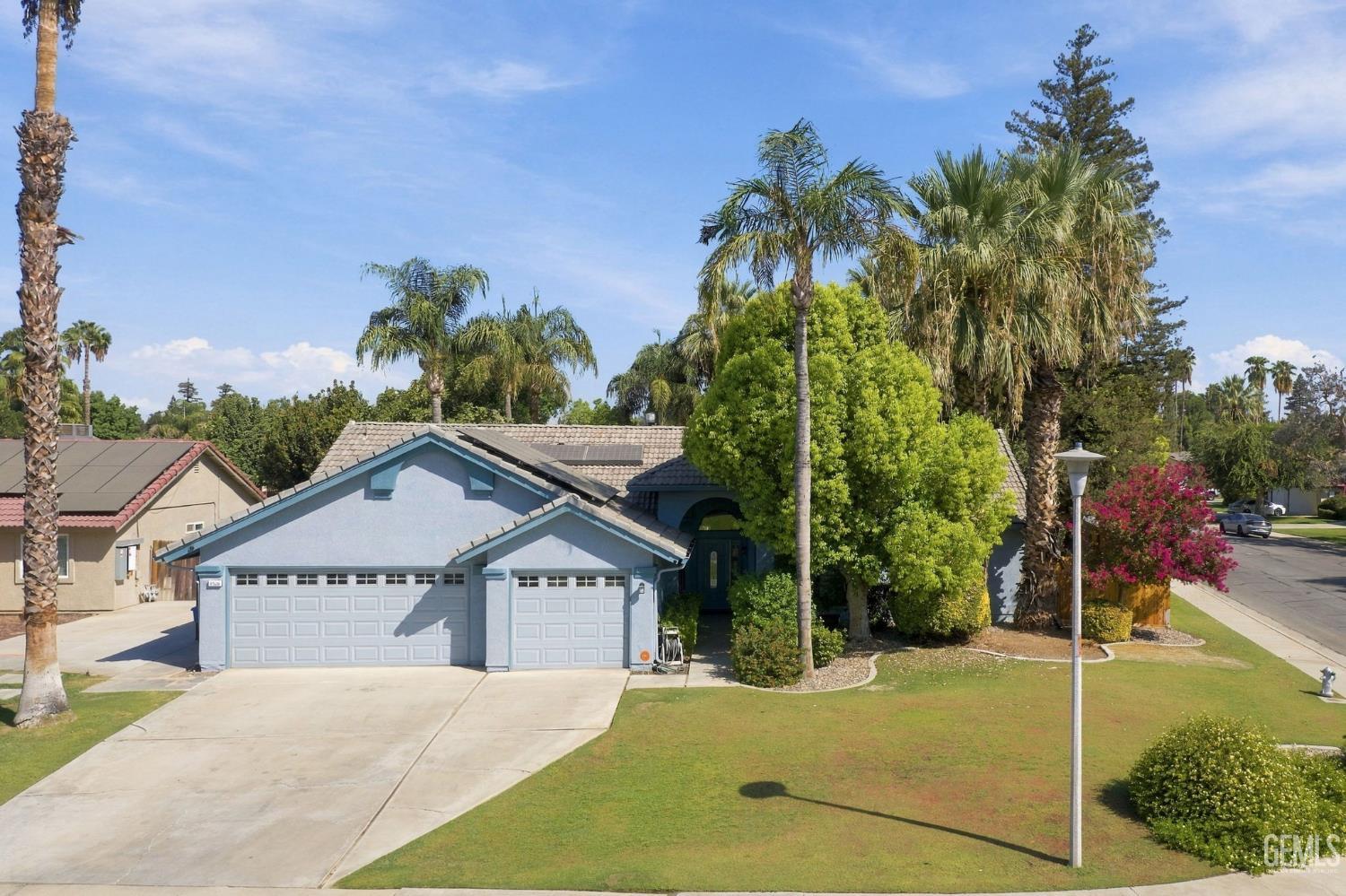 Single Family Residence in Bakersfield