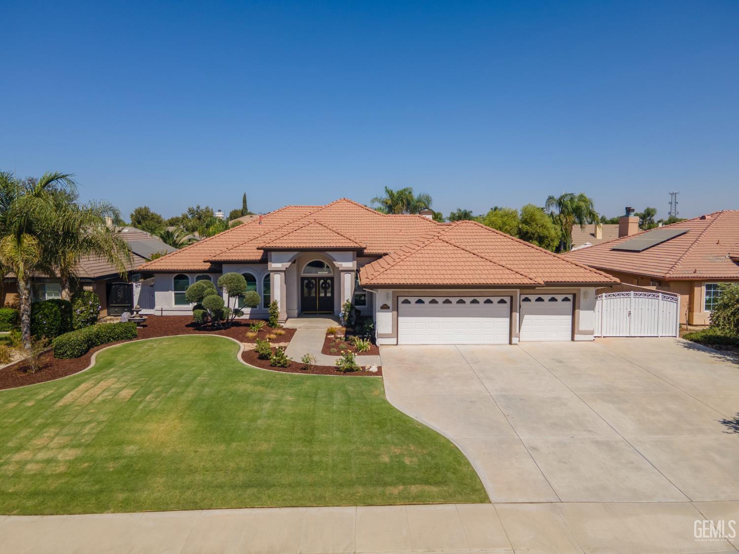 Single Family Residence in Bakersfield