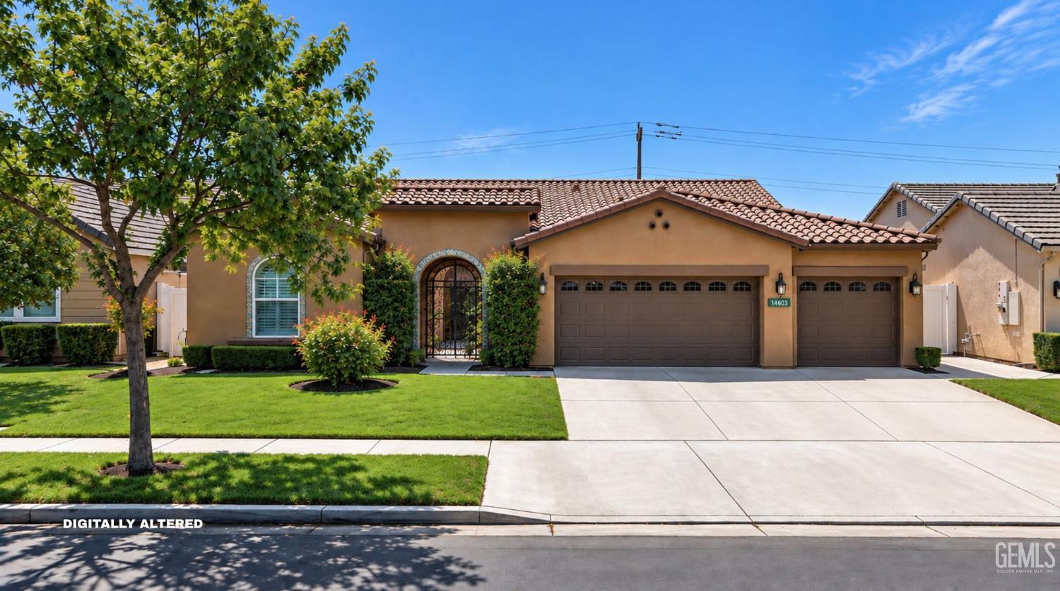 Single Family Residence in Bakersfield