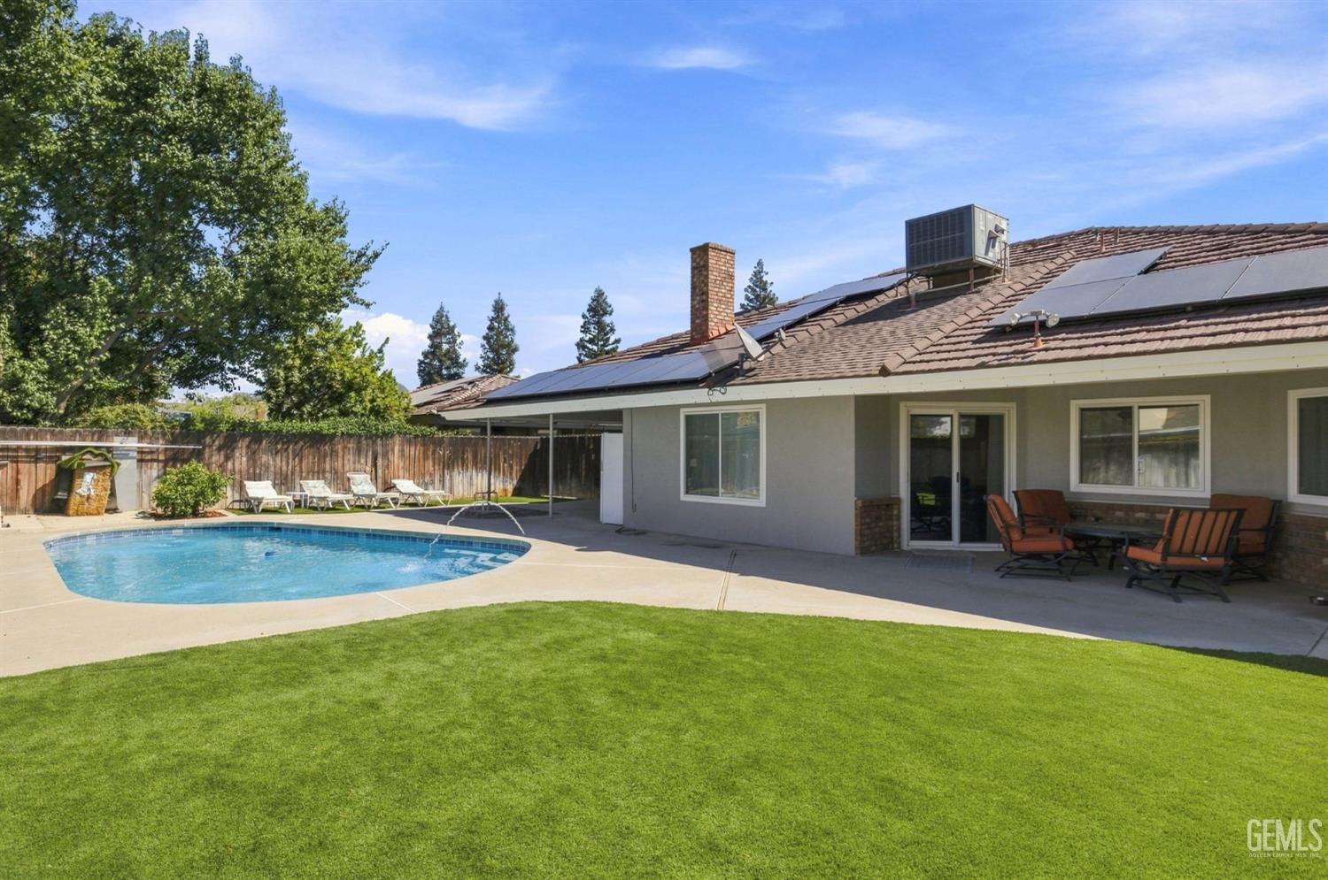 Single Family Residence in Bakersfield