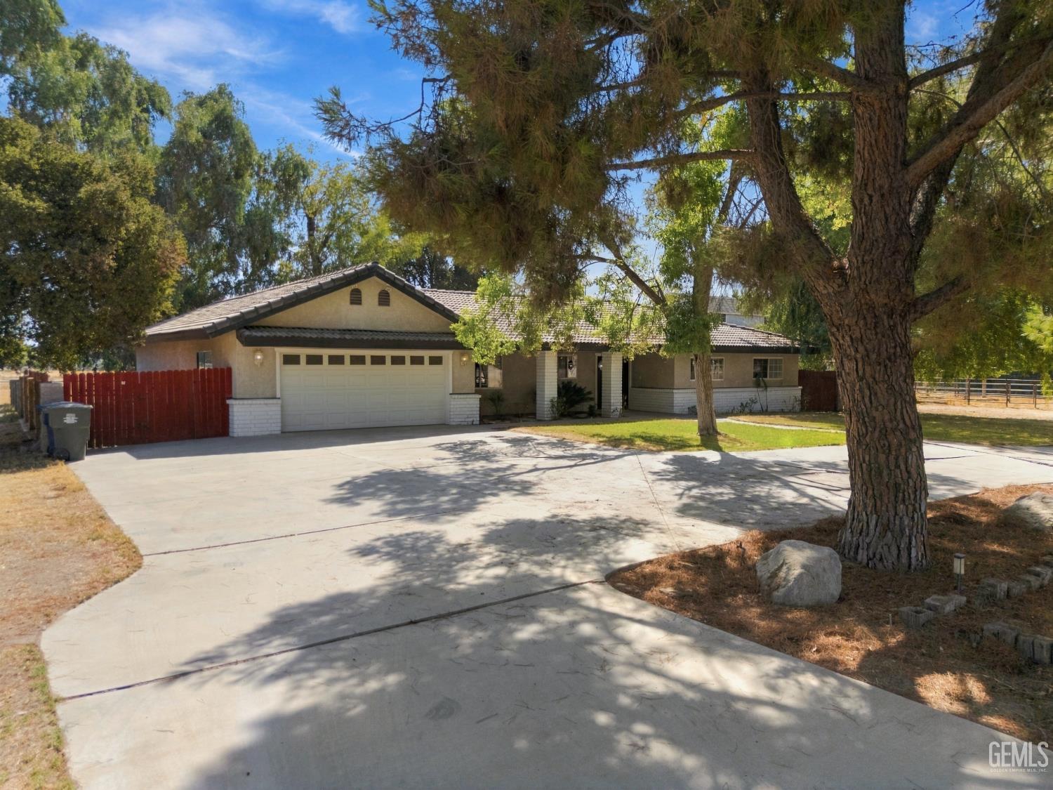 Single Family Residence in Bakersfield