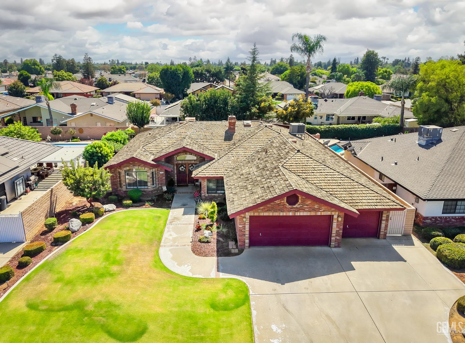 Single Family Residence in Bakersfield