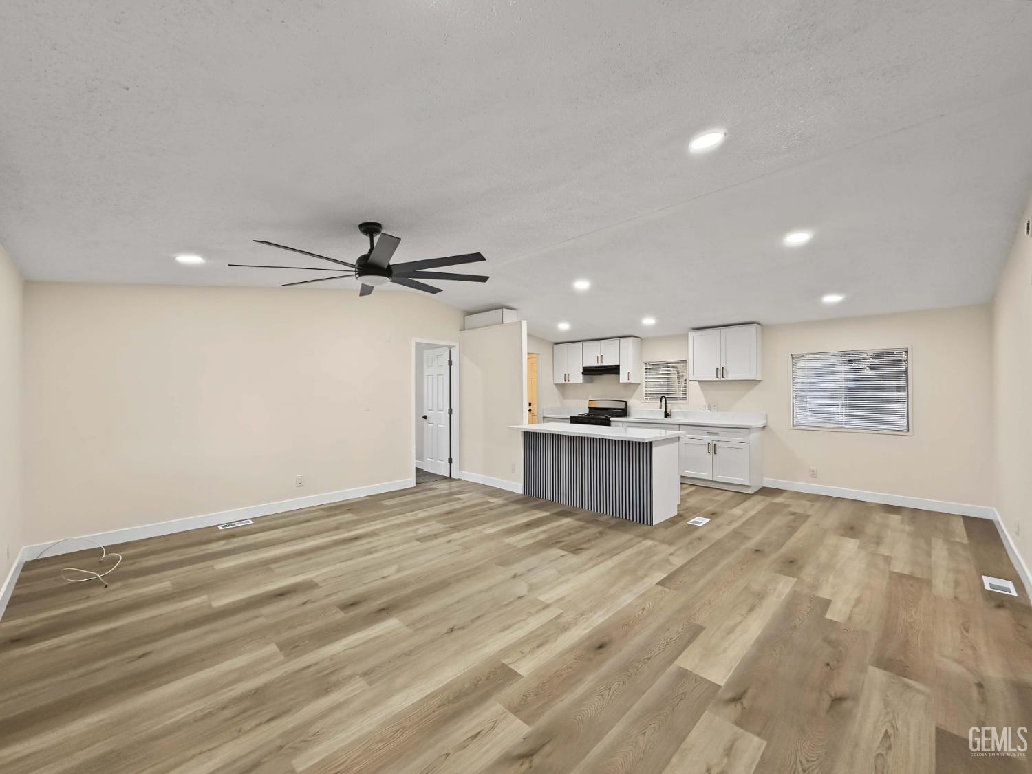 14556 E Tehachapi Boulevard 30