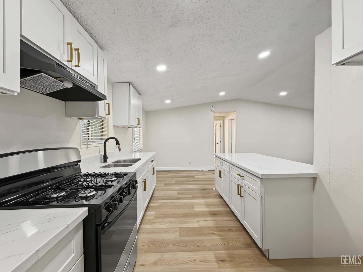 14556 E Tehachapi Boulevard 30