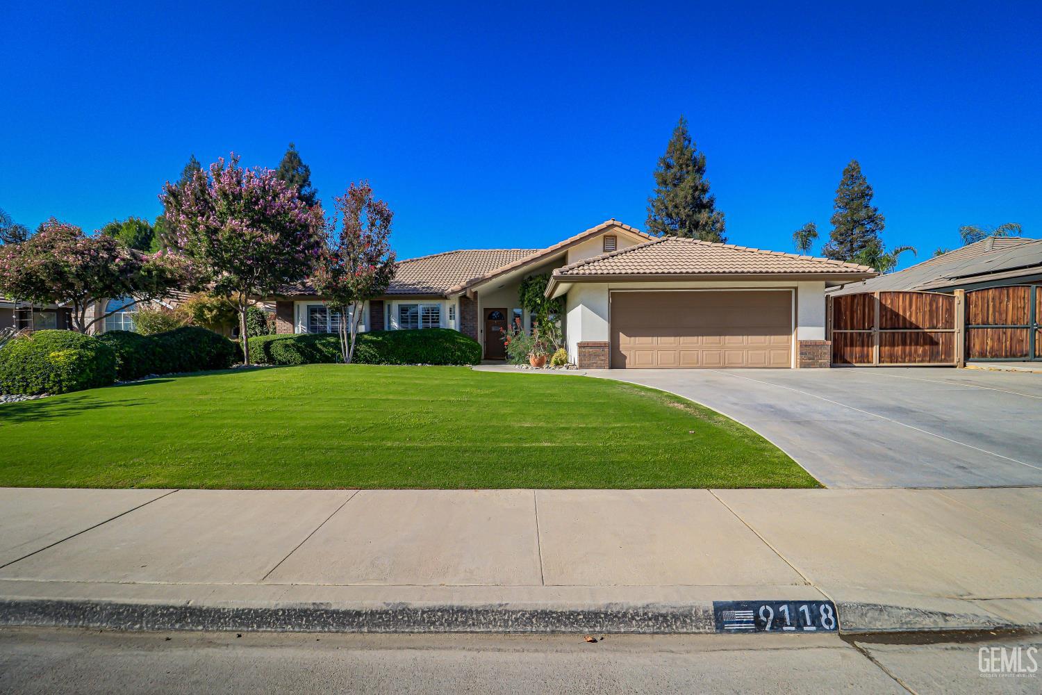 Single Family Residence in Bakersfield
