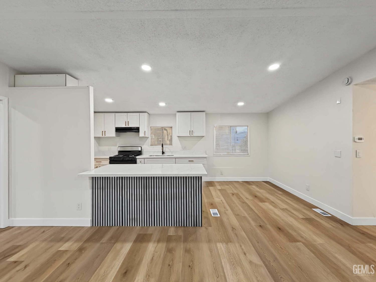 14556 E Tehachapi Boulevard 30