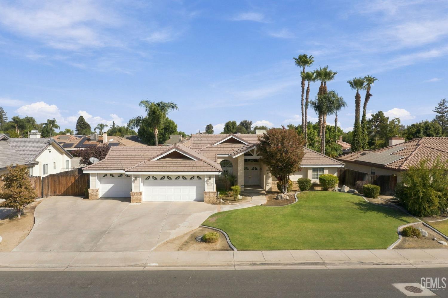 Single Family Residence in Bakersfield