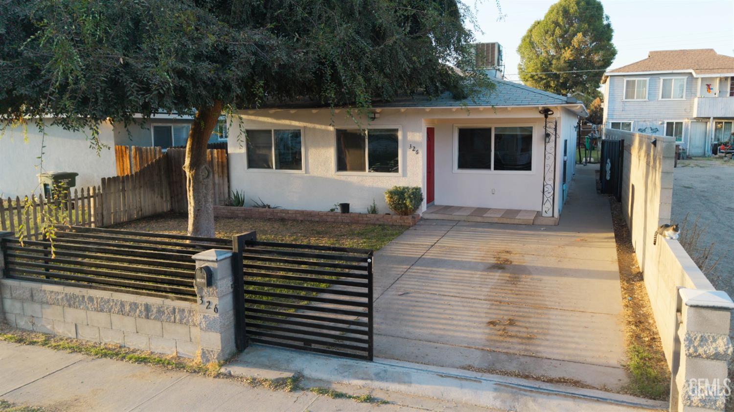 326 Lincoln Avenue, Bakersfield, California