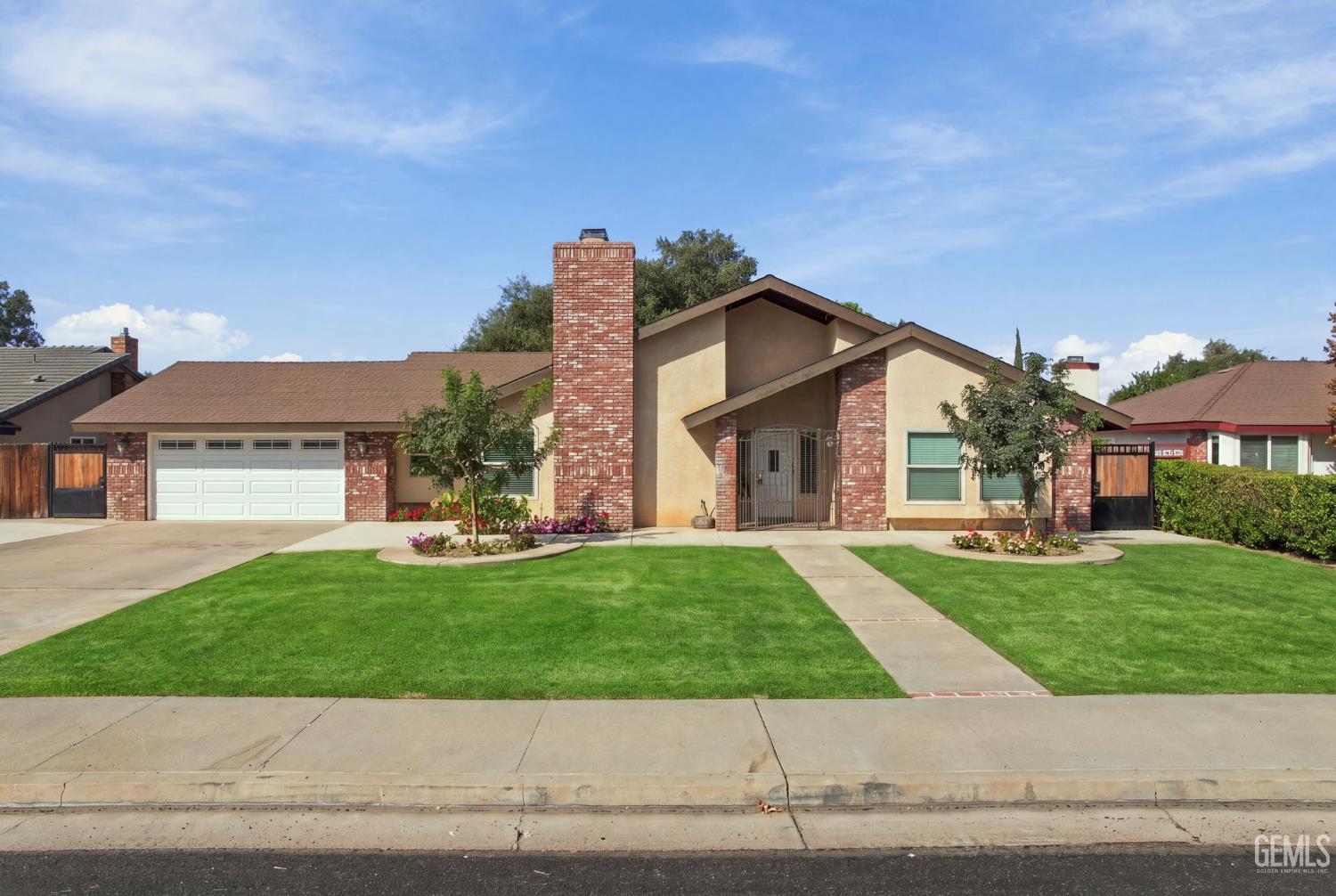 Single Family Residence in Bakersfield
