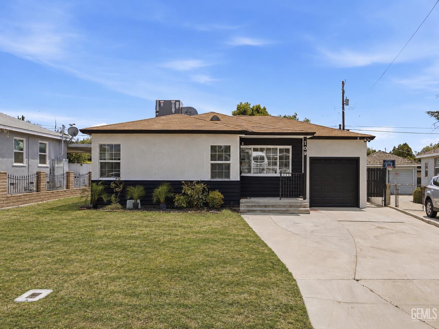 109 La Mesa Drive