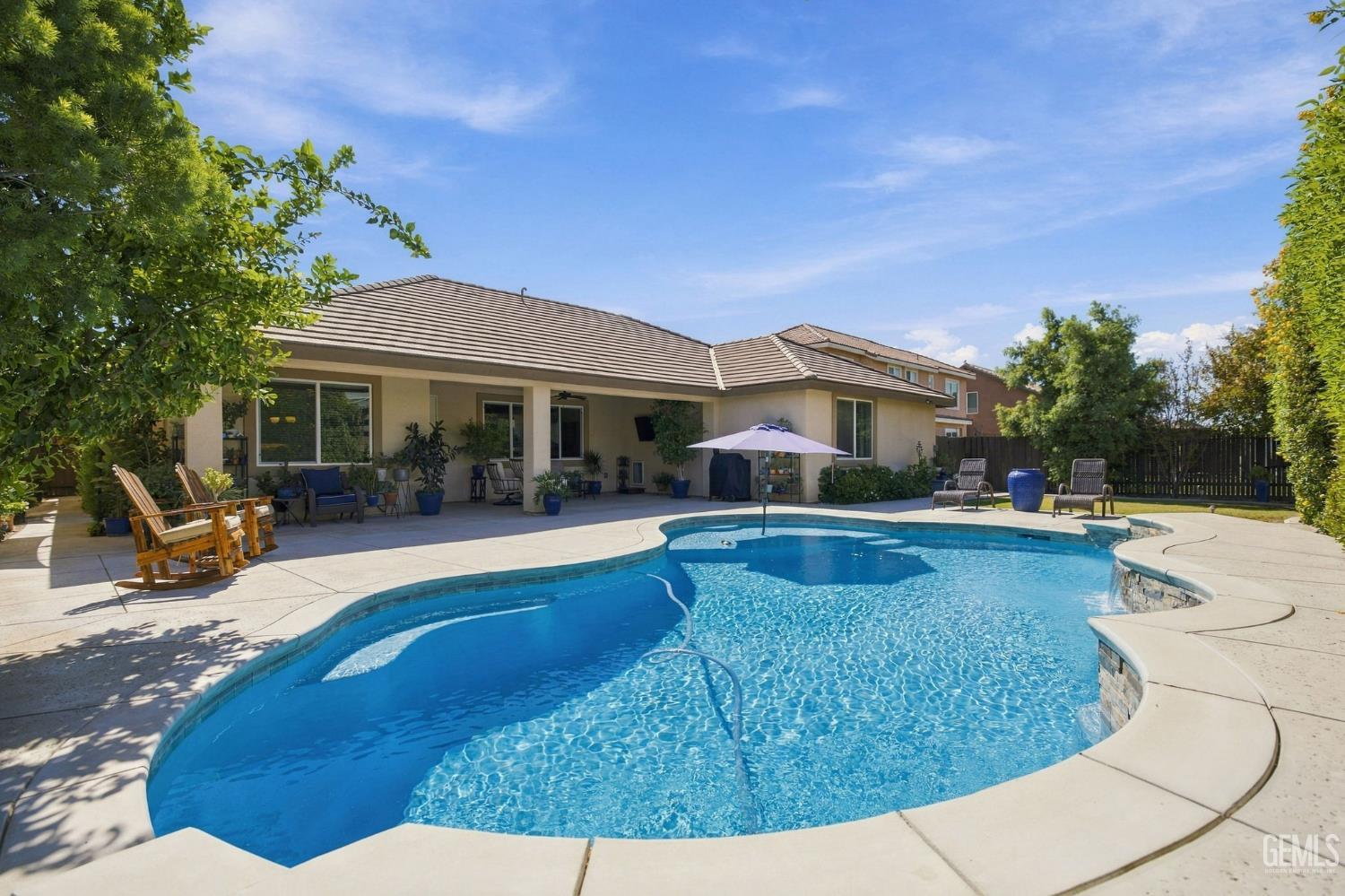 Single Family Residence in Bakersfield