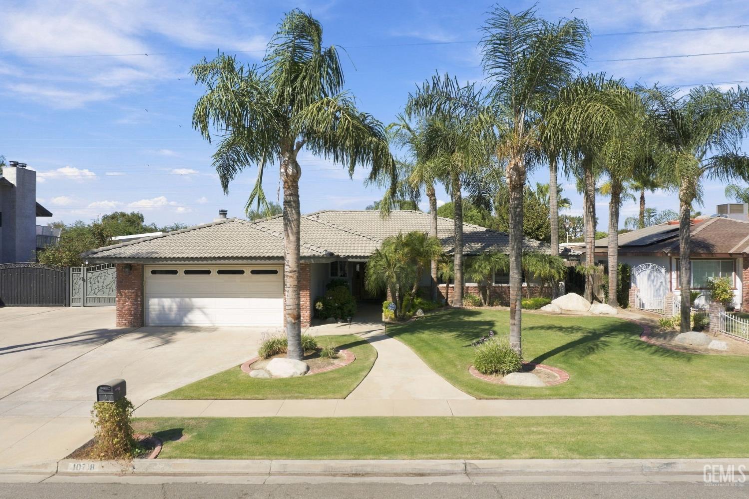 Single Family Residence in Bakersfield