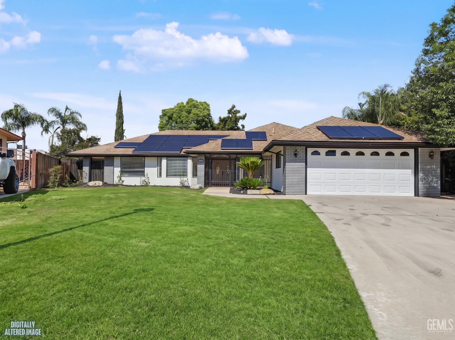 Single Family Residence in Bakersfield