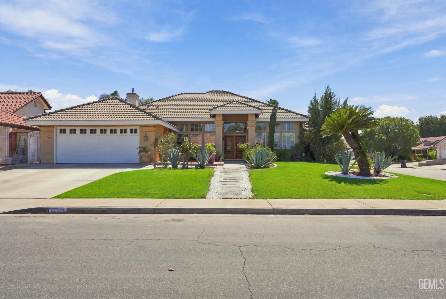 Single Family Residence in Bakersfield