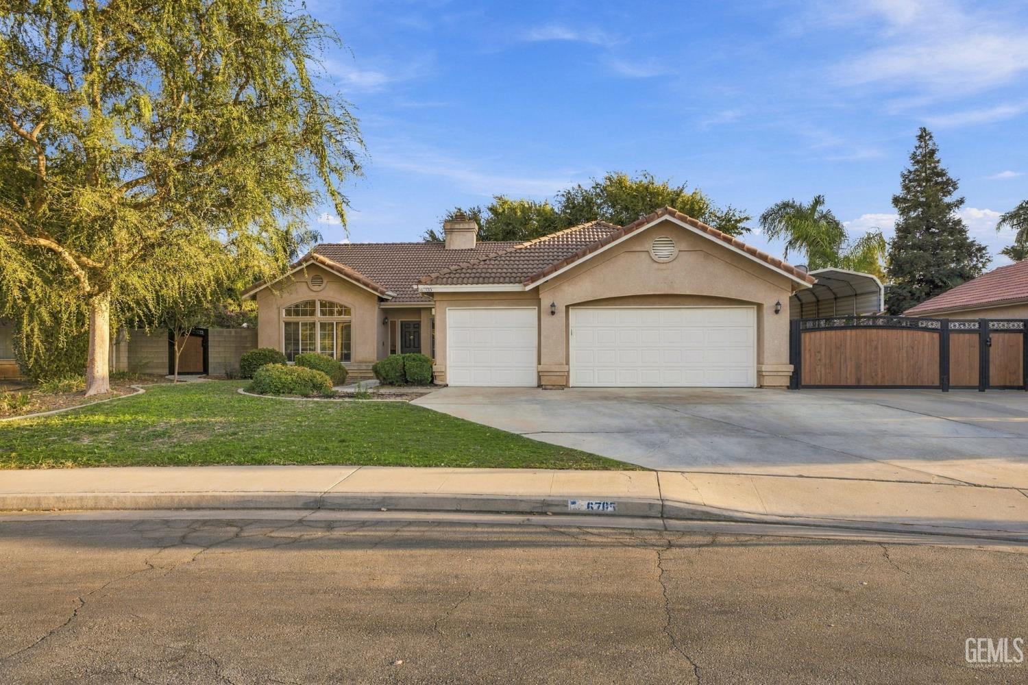 Single Family Residence in Bakersfield