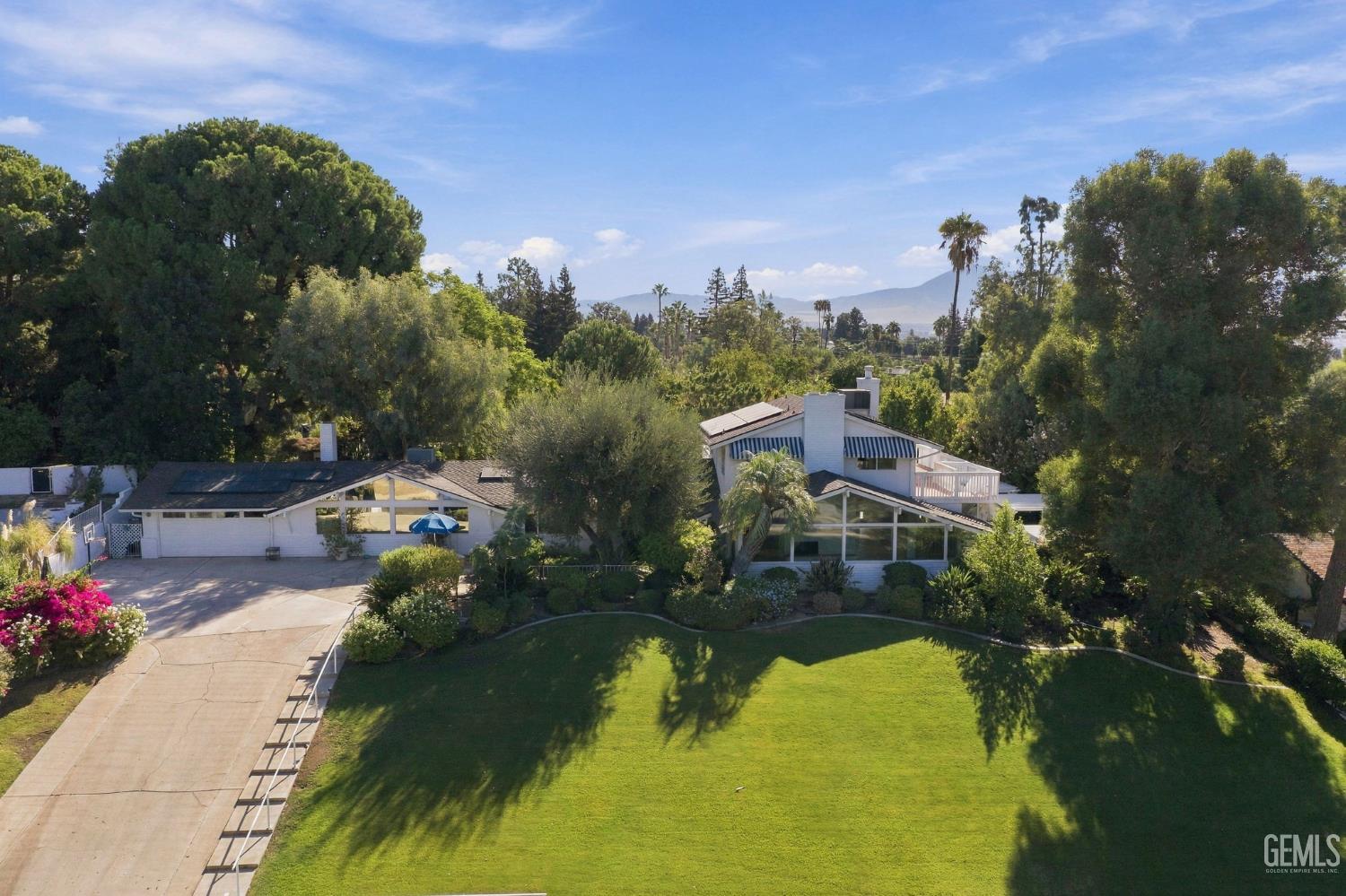Single Family Residence in Bakersfield