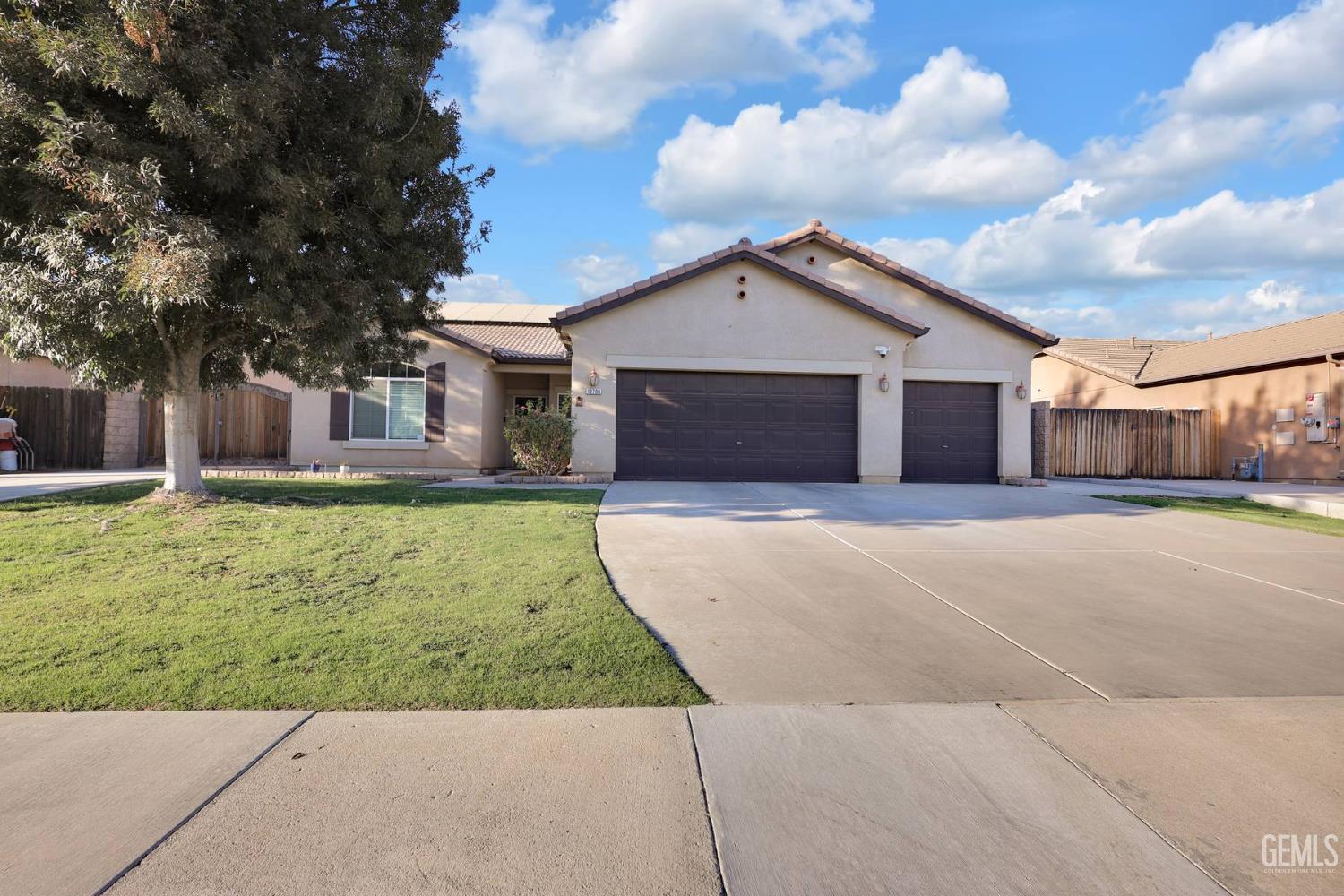 Single Family Residence in Bakersfield
