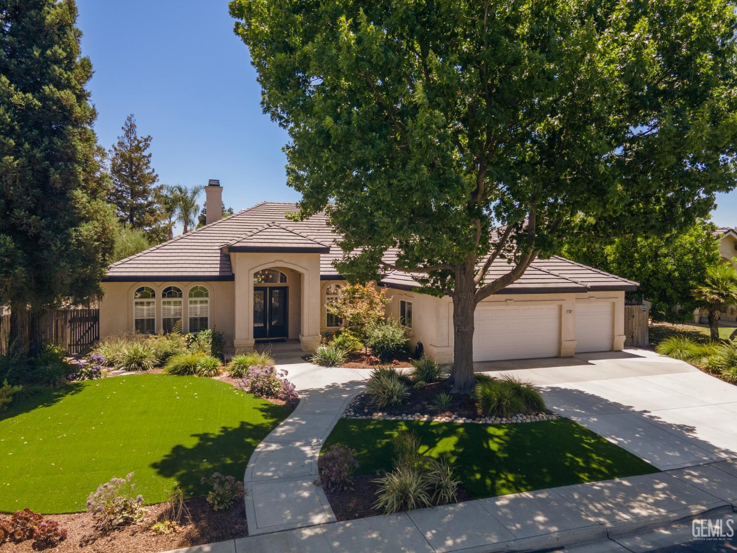 Single Family Residence in Bakersfield
