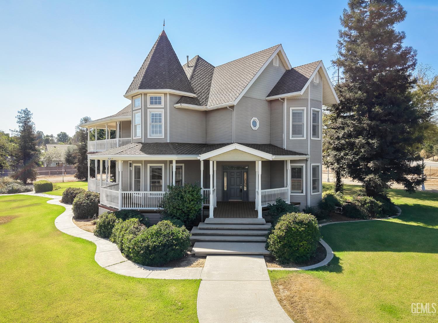 Single Family Residence in Bakersfield