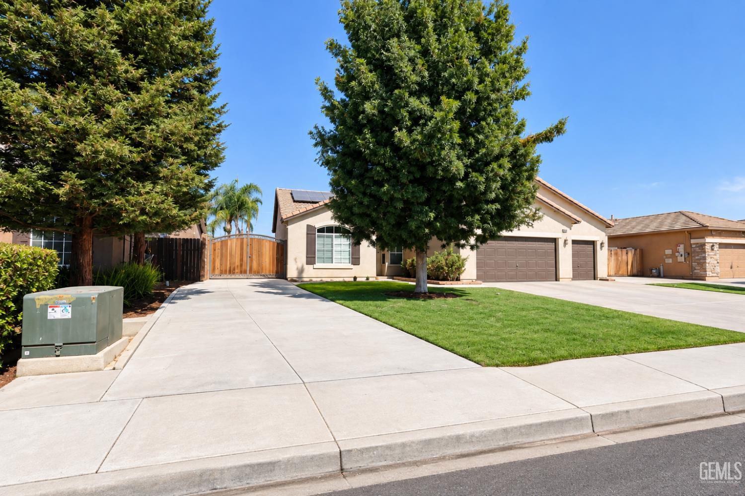 Single Family Residence in Bakersfield