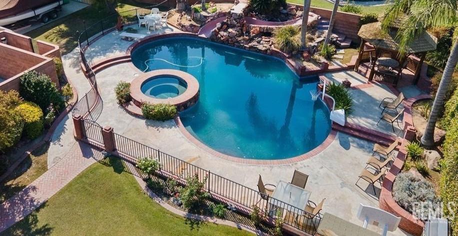 Single Family Residence in Bakersfield