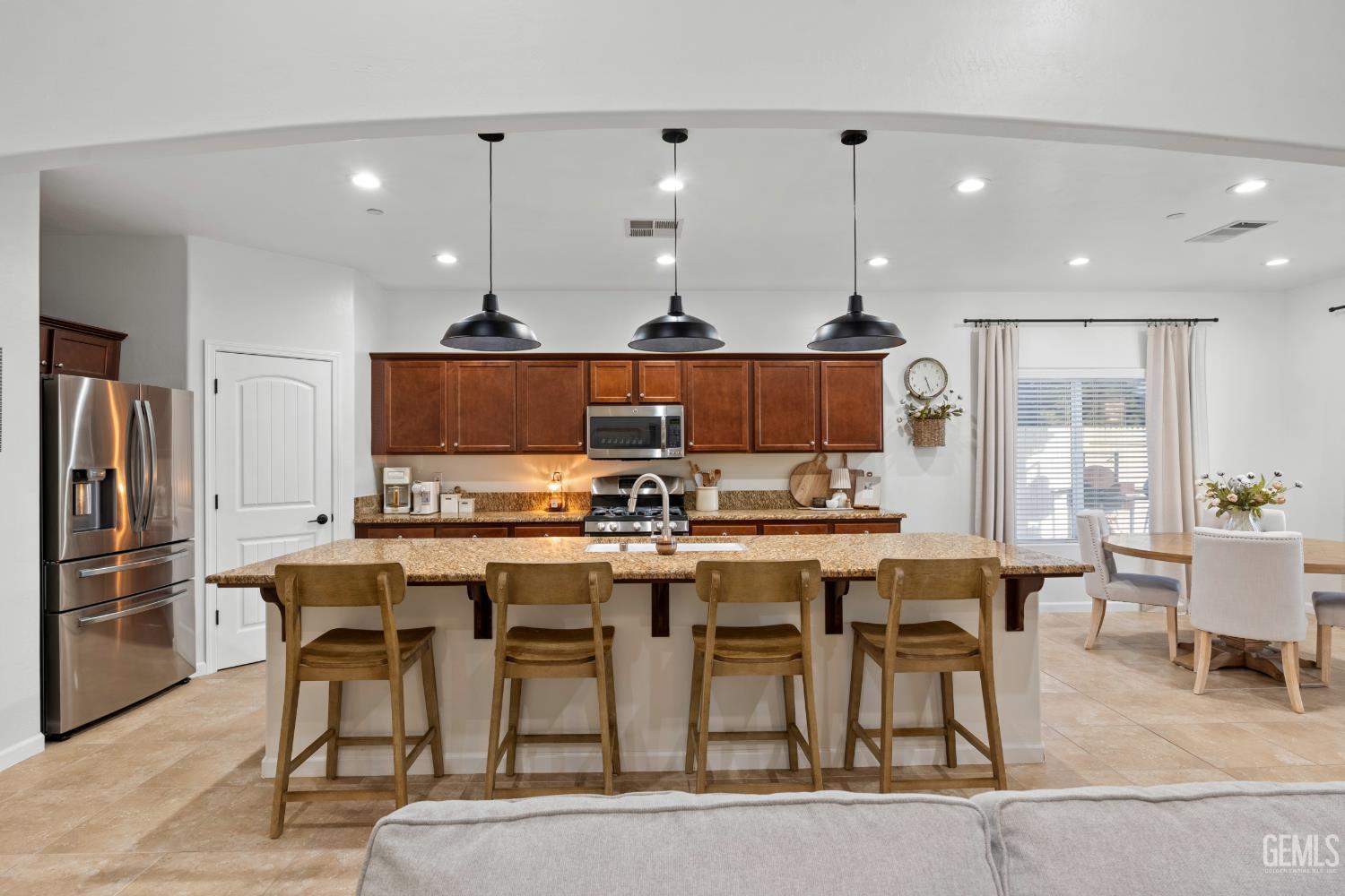 10105 Cranberry Isle Drive, Bakersfield, CA 93314 — photo 17