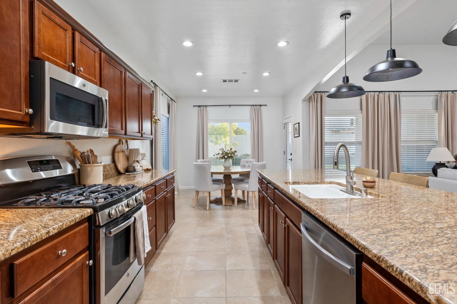 10105 Cranberry Isle Drive, Bakersfield, CA 93314 — photo 23