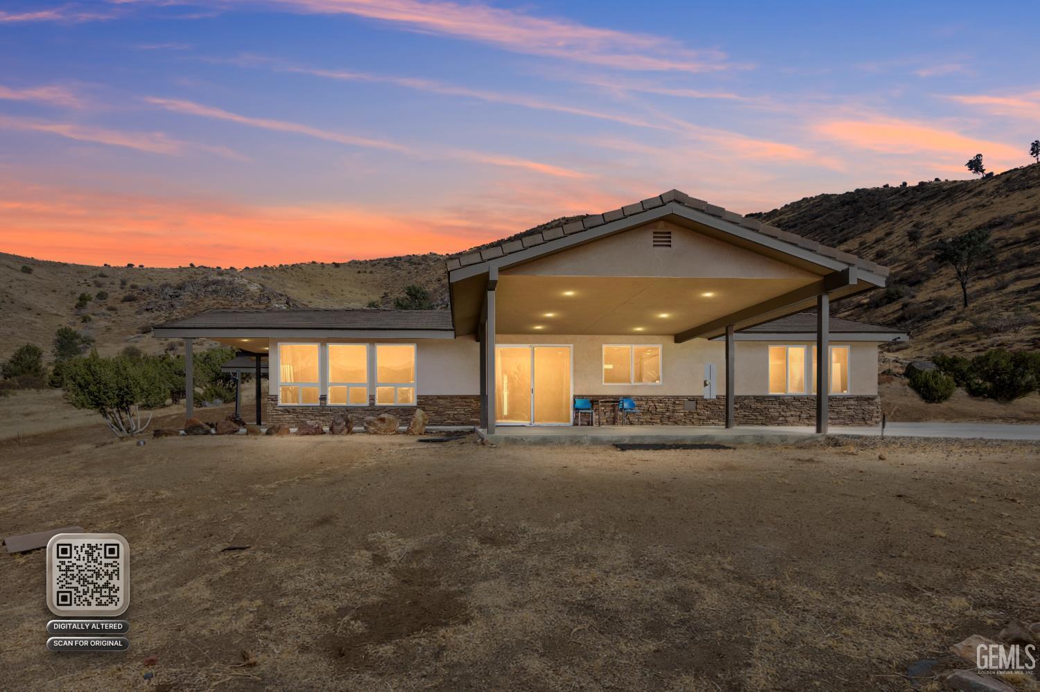 Single Family Residence in Lake Isabella