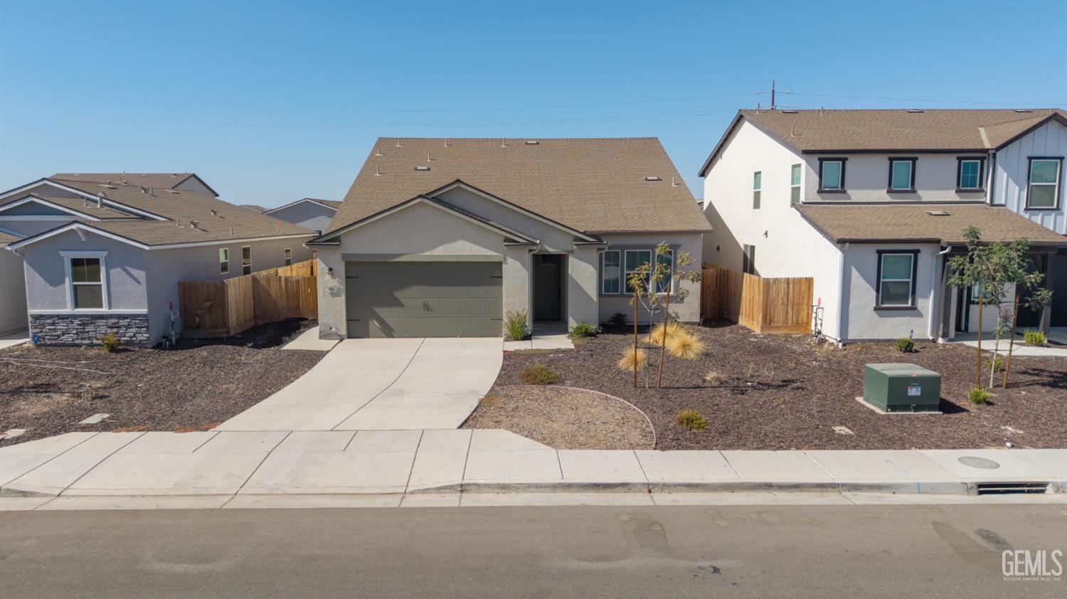 9007 Miranda Garden Street, Bakersfield, California