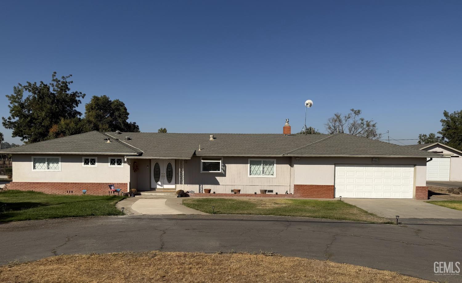 Single Family Residence in Oakdale