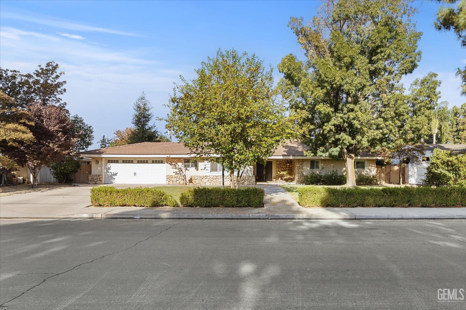 Single Family Residence in Bakersfield