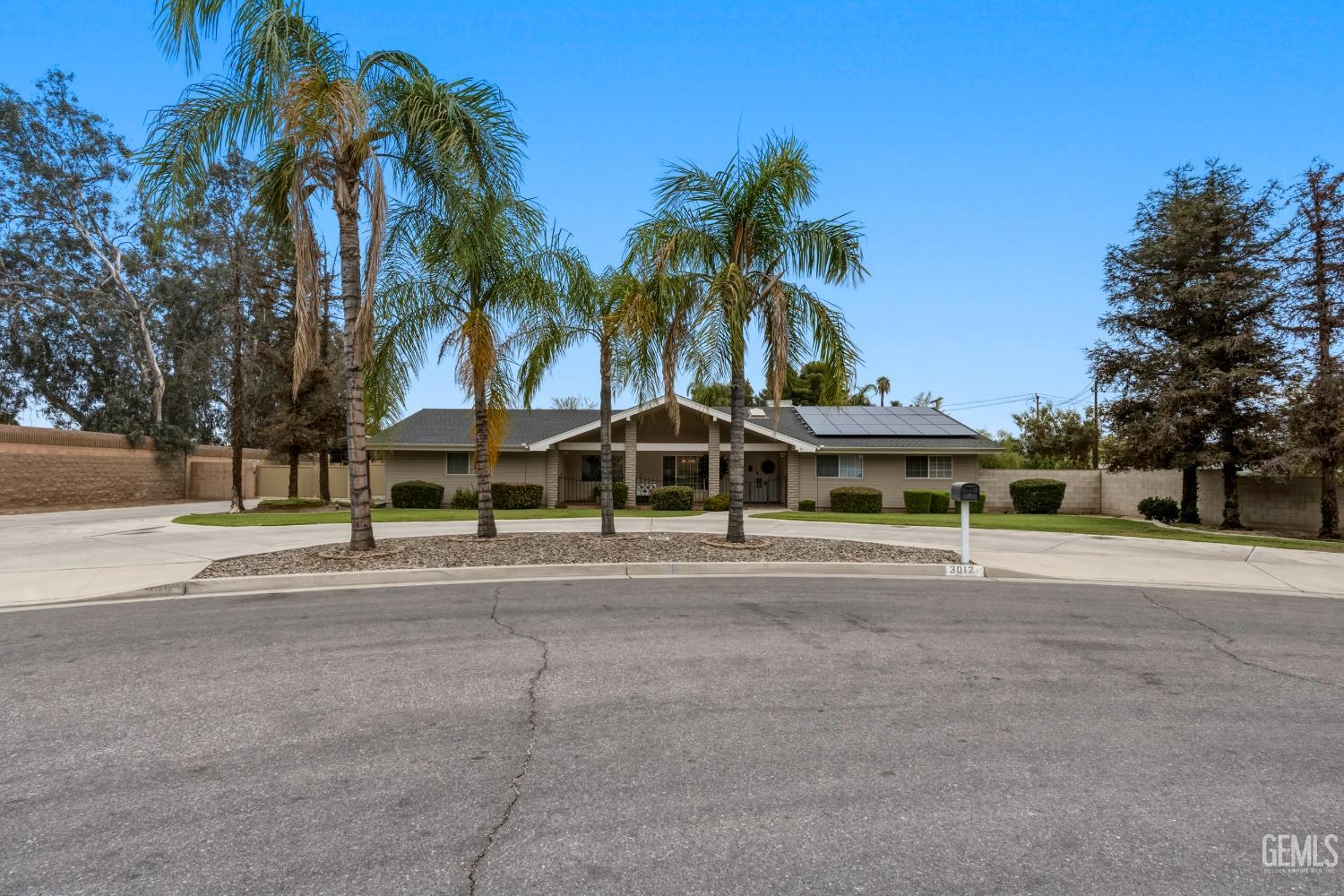 Single Family Residence in Bakersfield